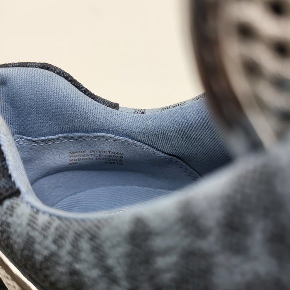 Maddy Trainer Color-Block Signature Sneakers - Picture 9 of 9